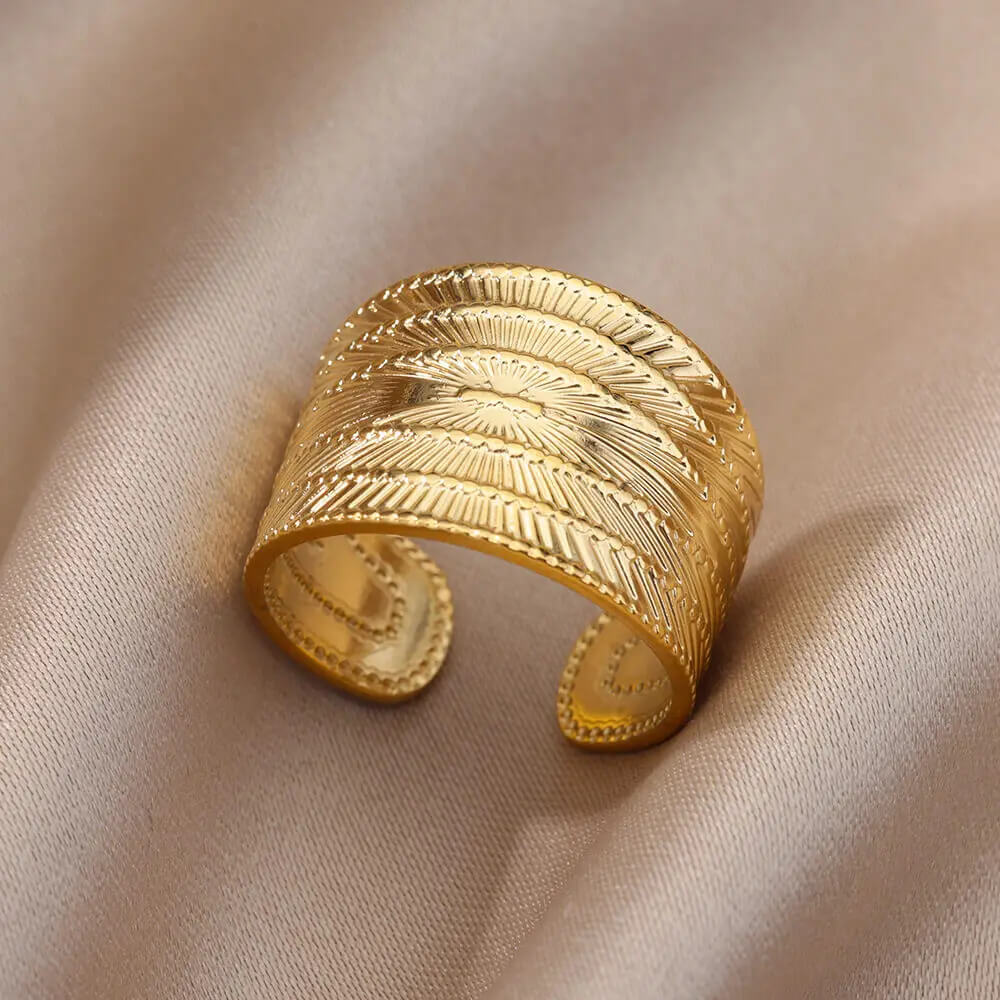Babylonian Gold-Toned Ring - Mounteen