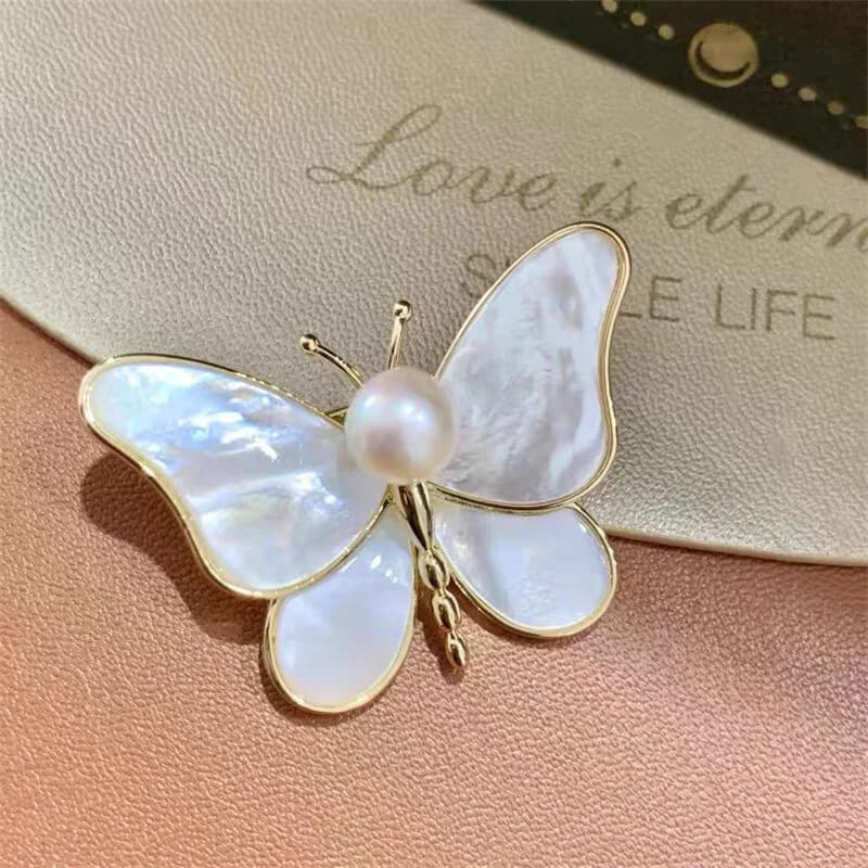 Butterfly Gold-Toned Brooch With Synthetic Pearls - Mounteen
