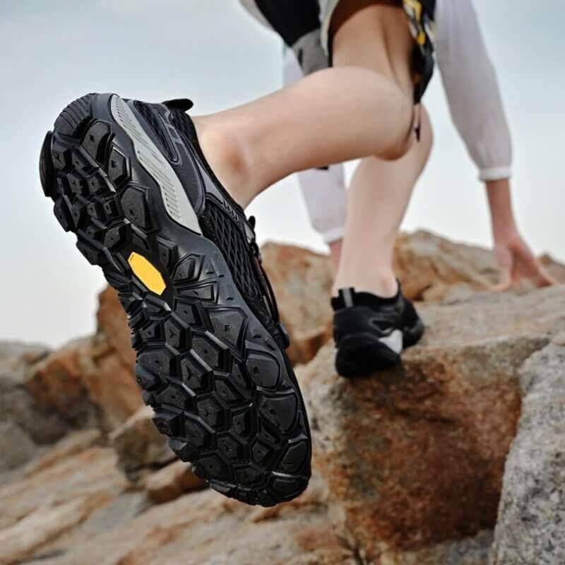 Fashion Soft Breathable Mesh Hiking Shoes for Climbing and Trekking - Mounteen