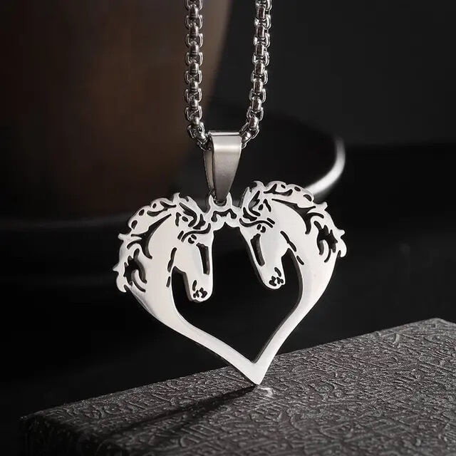 Head-To-Head Horses Necklace in Silver - Mounteen
