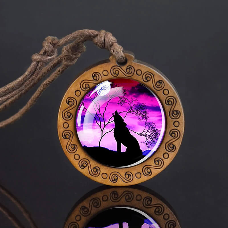 Howling Wolf At Night Round Wood Necklace - Mounteen