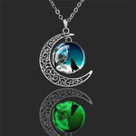 Light Up Wolf Howling At Moon Crescent Necklace - Mounteen