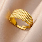 Linear Pattern Striped Lined Ring - Mounteen