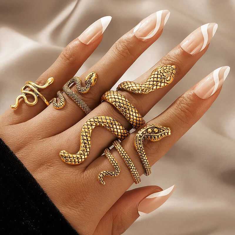 Neo-Gothic Four Ring Serpentine Set "Majestic Serpents" in Gold - Mounteen