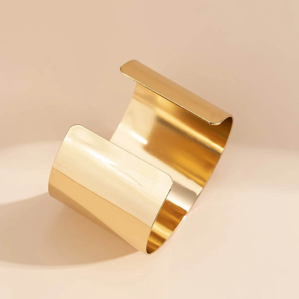Short Boho Fashion Metal Cuff Bracelet in Gold - Mounteen
