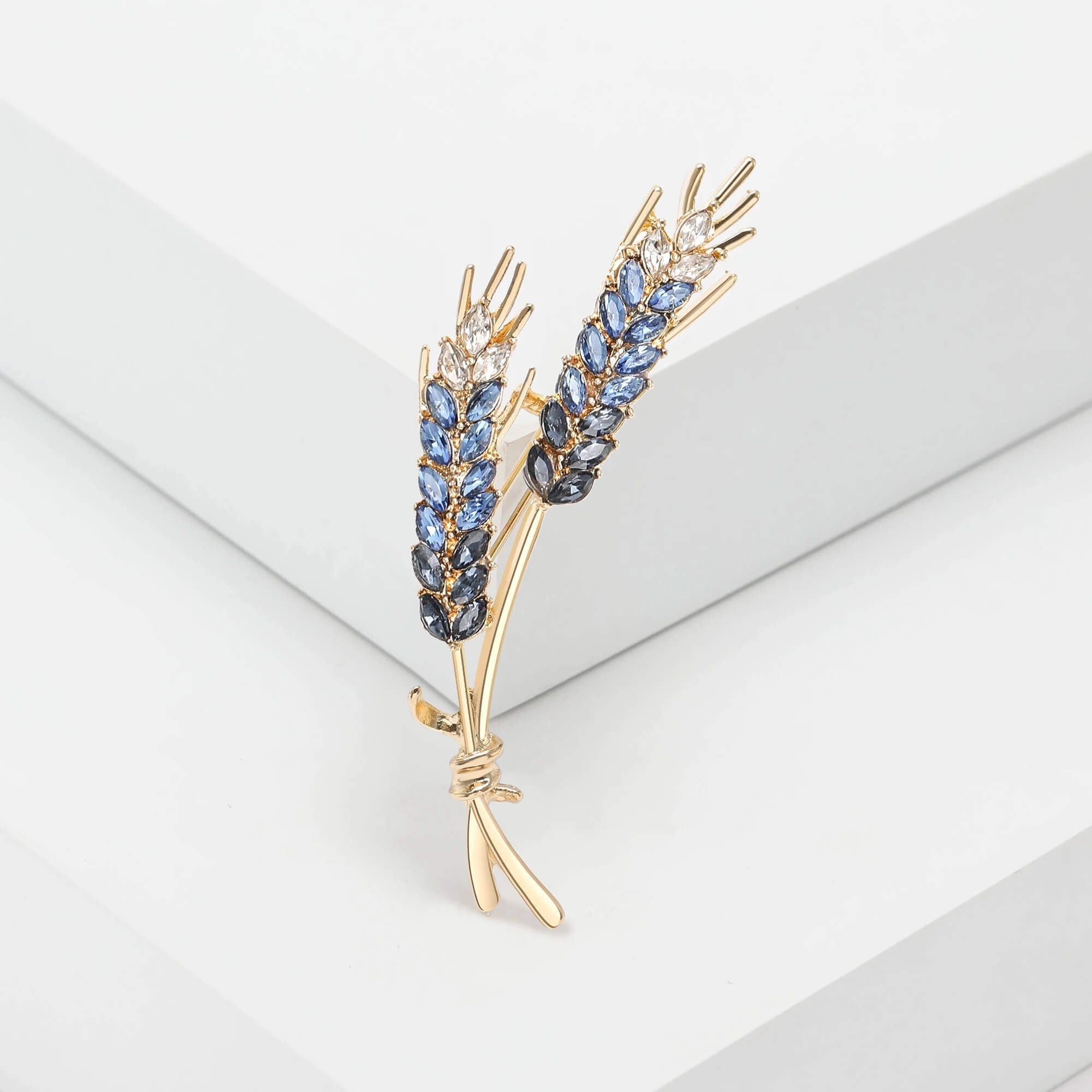 Two Gold-Toned Straws Brooch With Simulated Gemstones in Blue - Mounteen