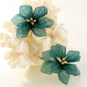 Acrylic Flower Earrings For Earthy Vibes. Shop Earrings on Mounteen. Worldwide shipping available.