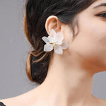 Acrylic Flower Earrings For Earthy Vibes. Shop Earrings on Mounteen. Worldwide shipping available.
