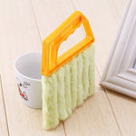 Microfiber Venetian Blind Cleaning Brush. Shop Dusters on Mounteen. Worldwide shipping available.