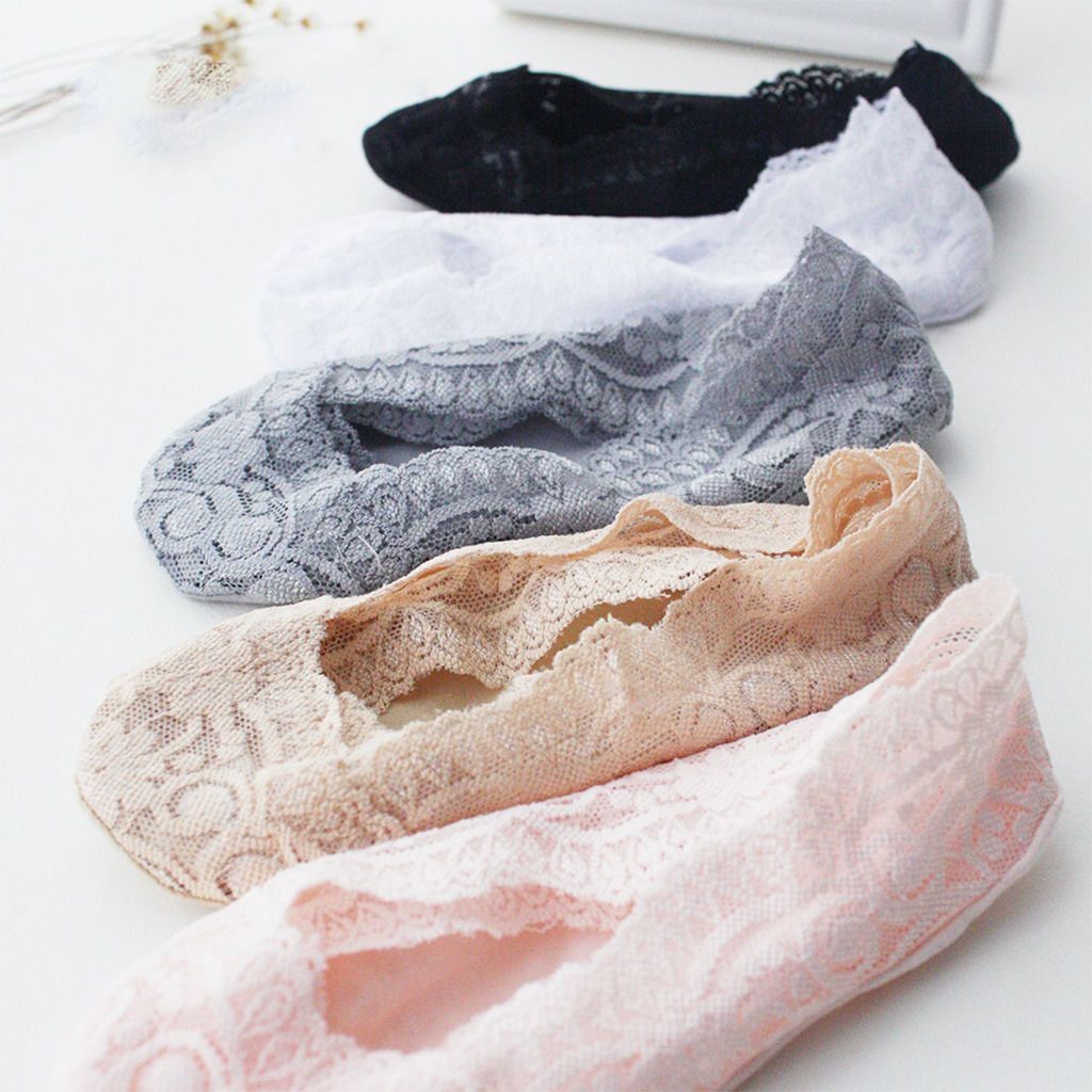 Lace Scalloped Socks - Mounteen. Worldwide shipping available.