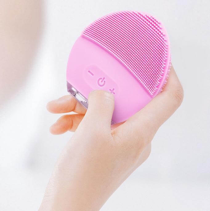 Silicone Facial Cleansing Brush. Shop Makeup Removers on Mounteen. Worldwide shipping available.