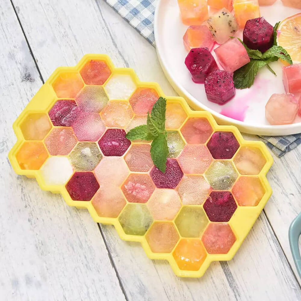 Silicone Freezer Tray With Lid. Shop Ice Cube Trays on Mounteen. Worldwide shipping available.