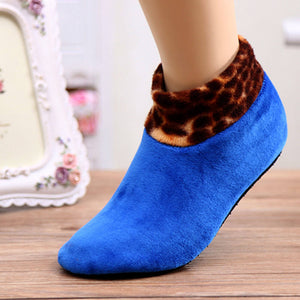 Slip-Resistant Thermal Socks. Shop Hosiery on Mounteen. Worldwide shipping available.
