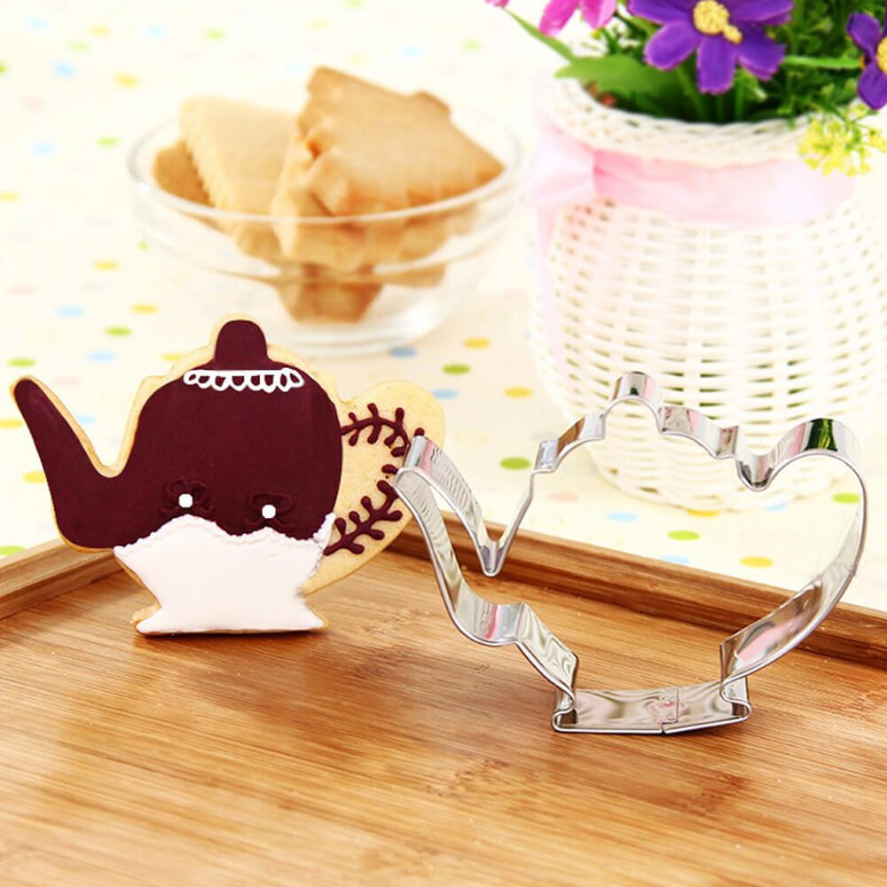 Teacup and Teapot Cookie Cutters Set. Shop Cookie Cutters on Mounteen. Worldwide shipping available.